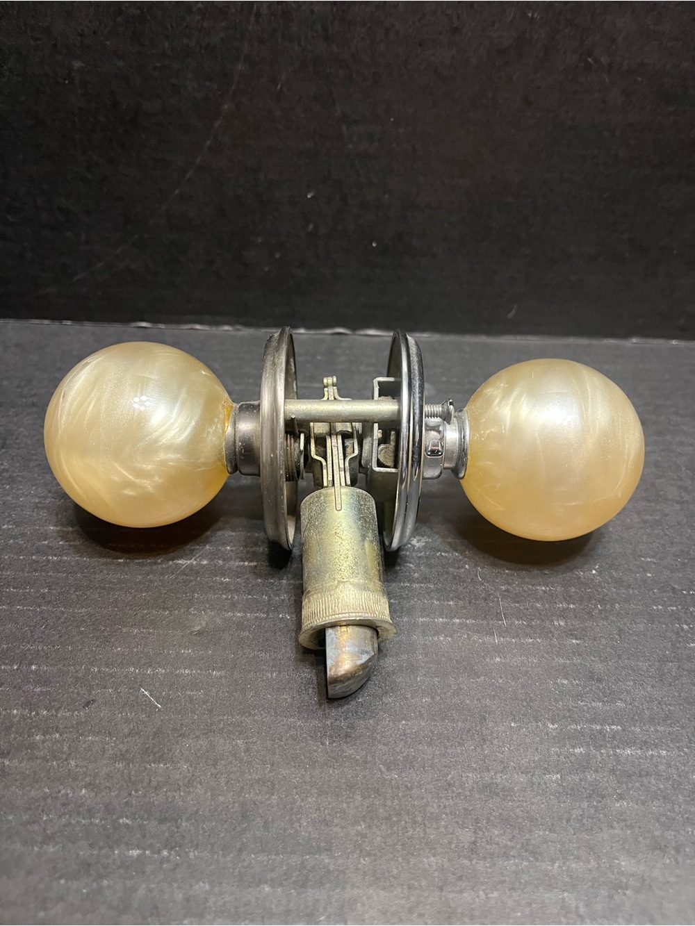 Vintage Elegant Acrylic Lucite Door Knob set non locking MCM
retro antique